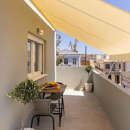 Apartamento Alpha Rooftop, Cozy With Town View *