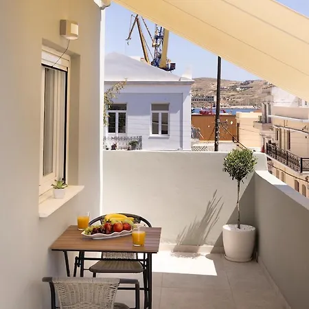 Apartamento Alpha Rooftop, Cozy With Town View Hermópolis